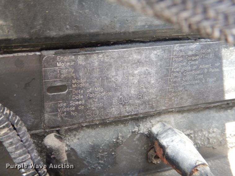 image for item HM9612 1998 Volvo VN  semi truck