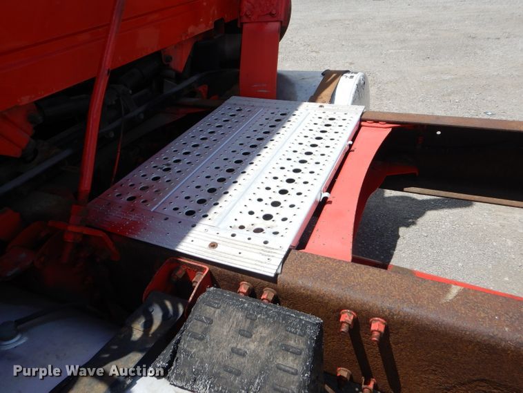 image for item HM9612 1998 Volvo VN  semi truck