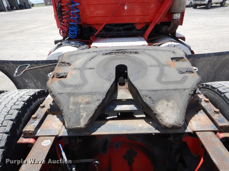 image for item HM9612 1998 Volvo VN  semi truck