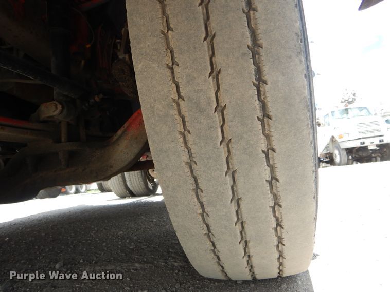 image for item HM9612 1998 Volvo VN  semi truck