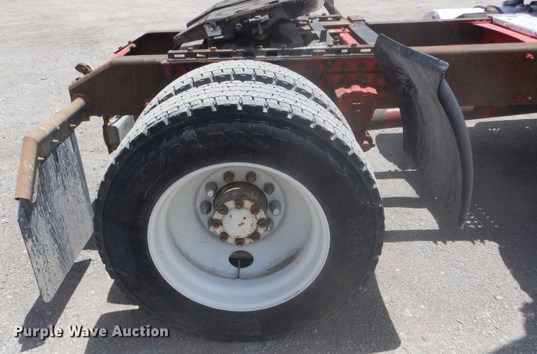 image for item HM9612 1998 Volvo VN  semi truck