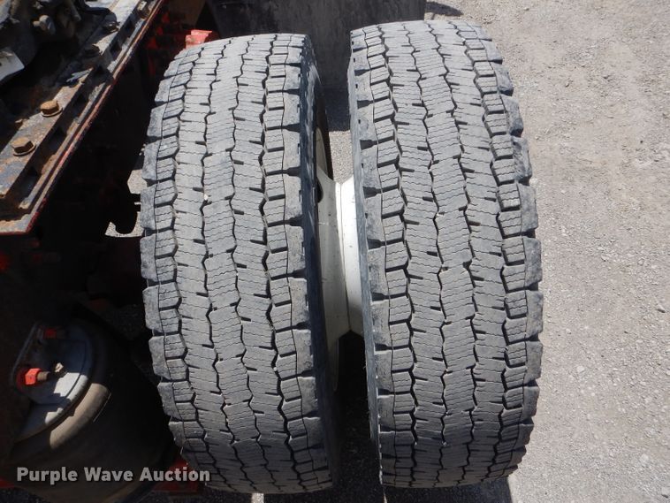 image for item HM9612 1998 Volvo VN  semi truck