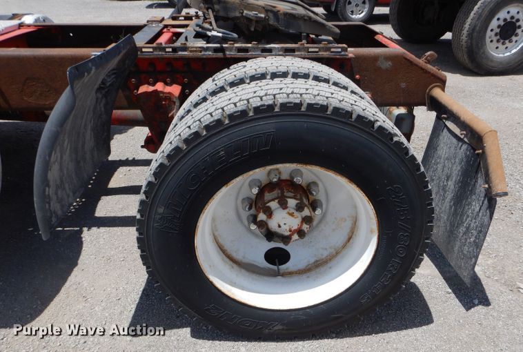 image for item HM9612 1998 Volvo VN  semi truck