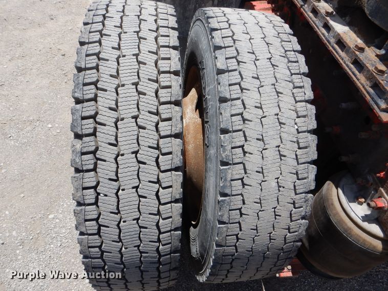 image for item HM9612 1998 Volvo VN  semi truck