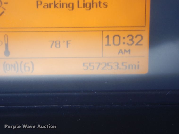 image for item HM9622 2007 Volvo VN  semi truck