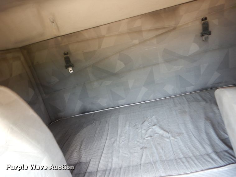 image for item HM9622 2007 Volvo VN  semi truck