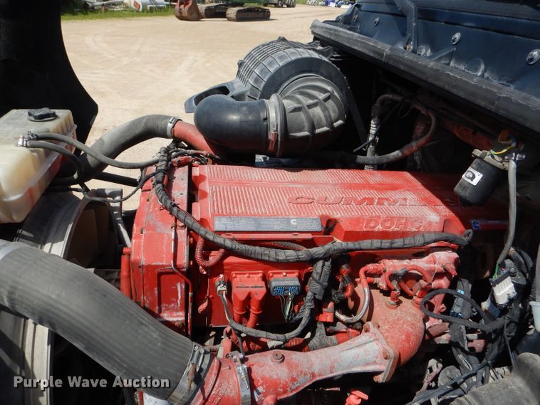 image for item HM9622 2007 Volvo VN  semi truck