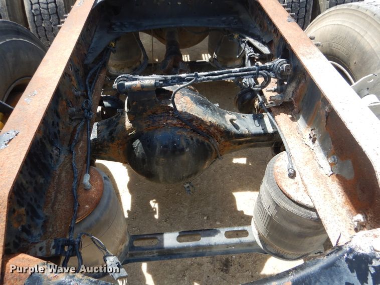 image for item HM9622 2007 Volvo VN  semi truck