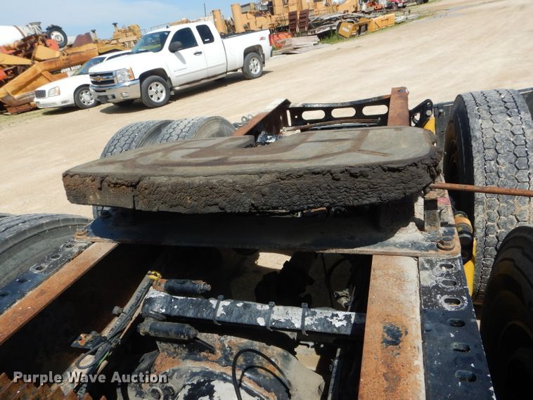 image for item HM9622 2007 Volvo VN  semi truck