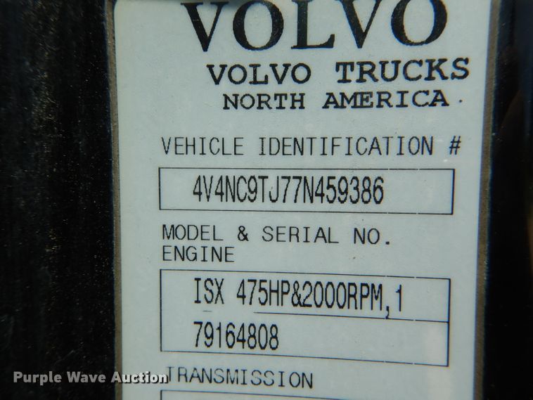image for item HM9622 2007 Volvo VN  semi truck