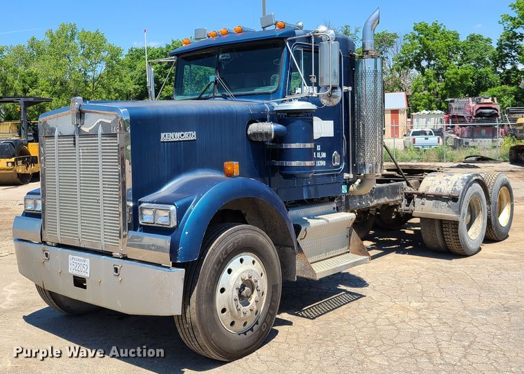 image for item K5937 1987 Kenworth W900  semi truck