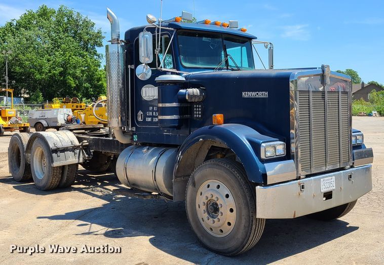 image for item K5937 1987 Kenworth W900  semi truck
