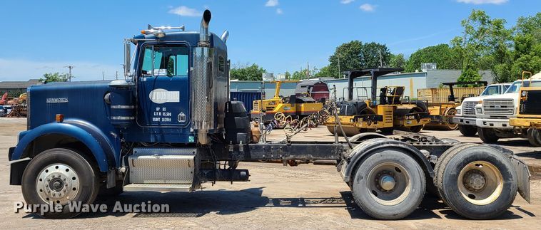 image for item K5937 1987 Kenworth W900  semi truck