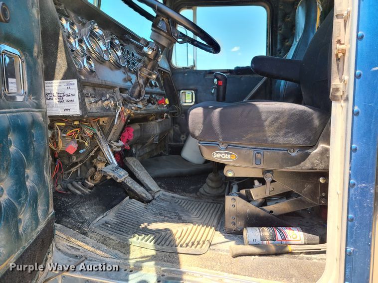 image for item K5937 1987 Kenworth W900  semi truck