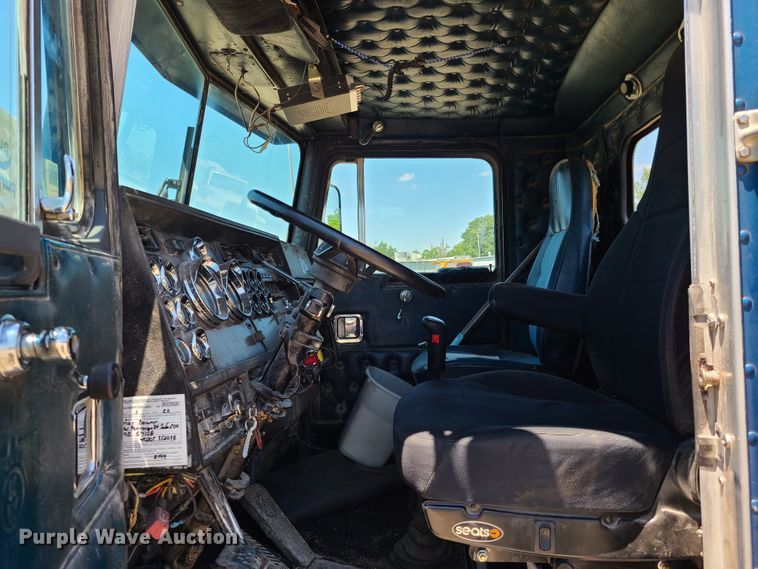 image for item K5937 1987 Kenworth W900  semi truck