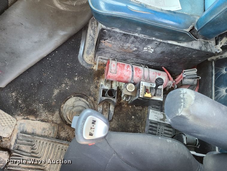 image for item K5937 1987 Kenworth W900  semi truck