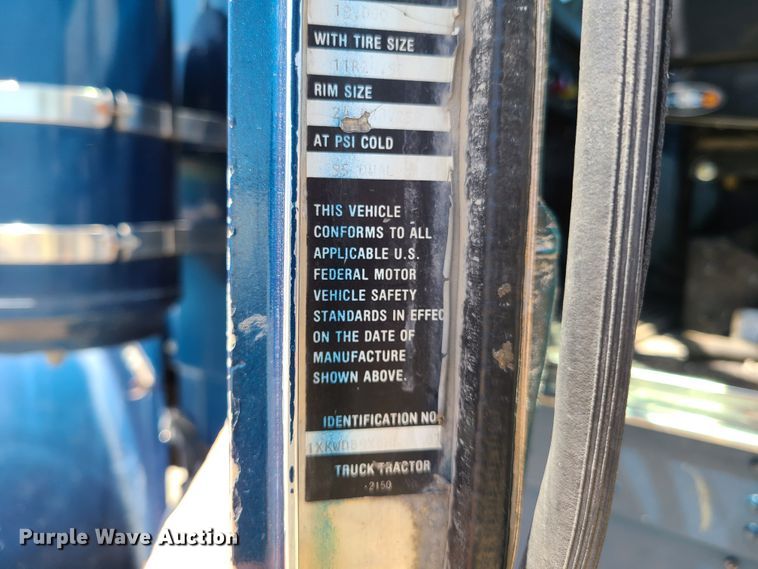 image for item K5937 1987 Kenworth W900  semi truck