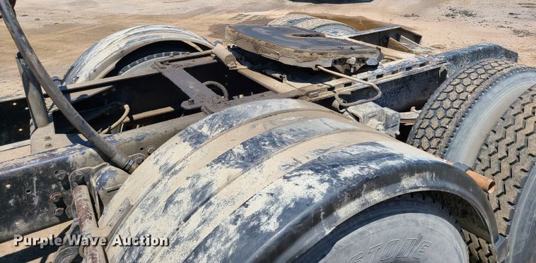 image for item K5937 1987 Kenworth W900  semi truck