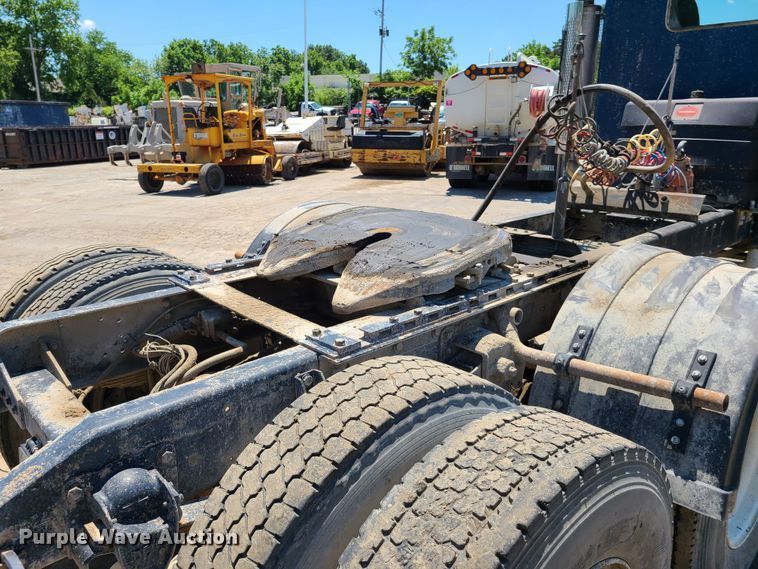 image for item K5937 1987 Kenworth W900  semi truck