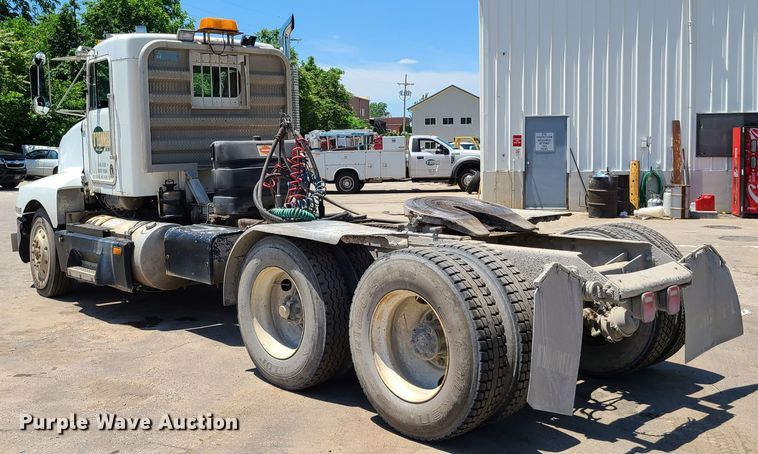 image for item K5940 1987 Kenworth T600  semi truck