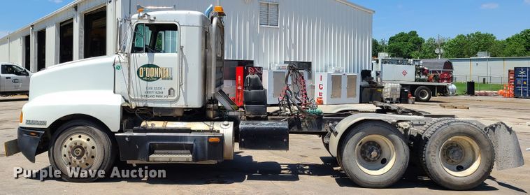 image for item K5940 1987 Kenworth T600  semi truck