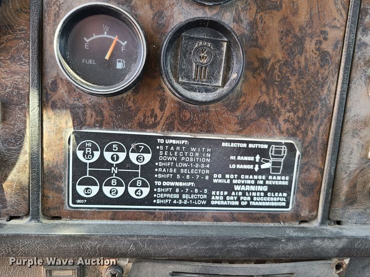 image for item K5940 1987 Kenworth T600  semi truck