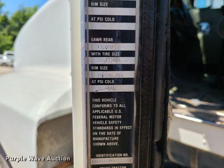 image for item K5940 1987 Kenworth T600  semi truck