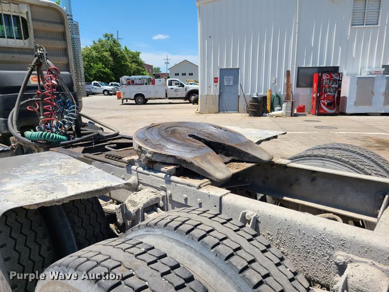 image for item K5940 1987 Kenworth T600  semi truck