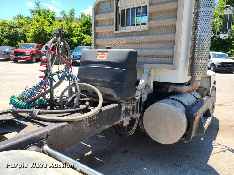 image for item K5940 1987 Kenworth T600  semi truck