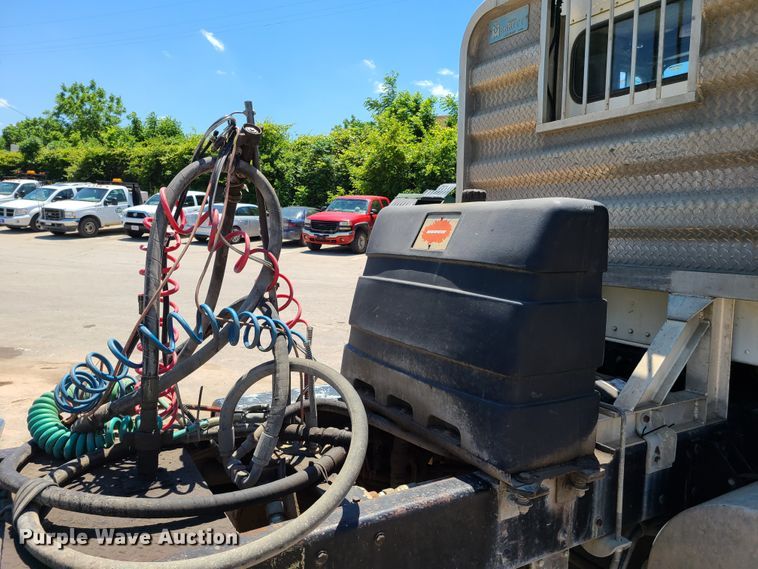 image for item K5940 1987 Kenworth T600  semi truck