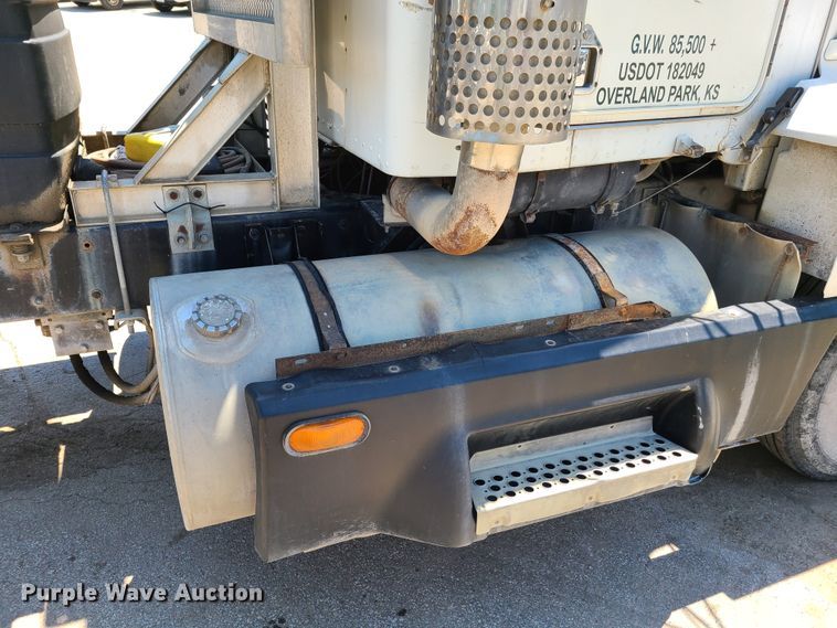 image for item K5940 1987 Kenworth T600  semi truck