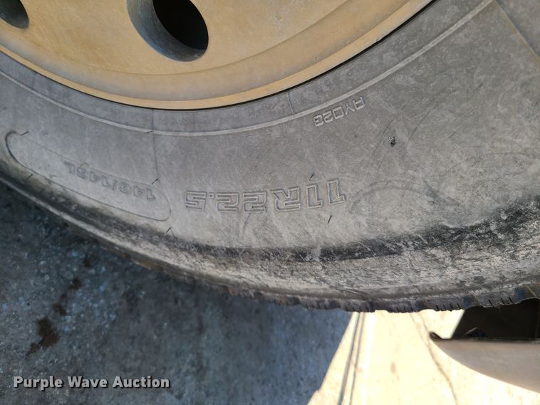 image for item K5940 1987 Kenworth T600  semi truck