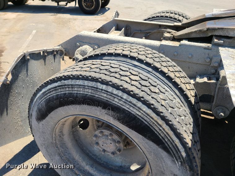 image for item K5940 1987 Kenworth T600  semi truck