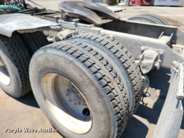 image for item K5940 1987 Kenworth T600  semi truck