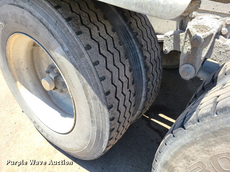 image for item K5940 1987 Kenworth T600  semi truck