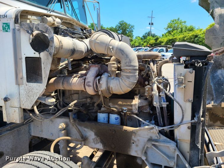 image for item K5940 1987 Kenworth T600  semi truck