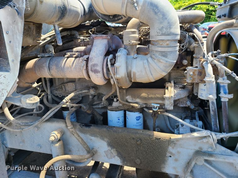 image for item K5940 1987 Kenworth T600  semi truck