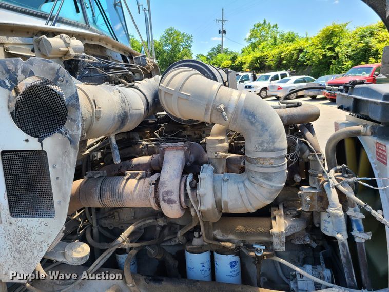 image for item K5940 1987 Kenworth T600  semi truck