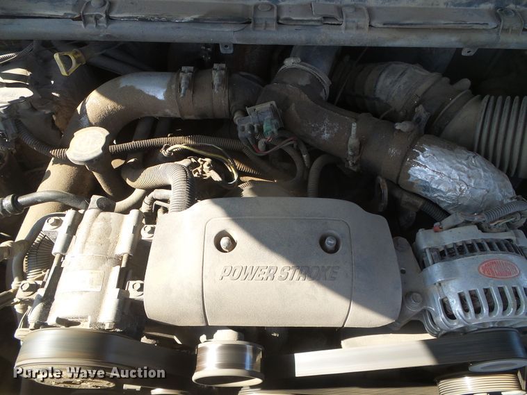 image for item DD0431 2000 Ford F250 Super Duty XLT  SuperCab flatbed pickup truck