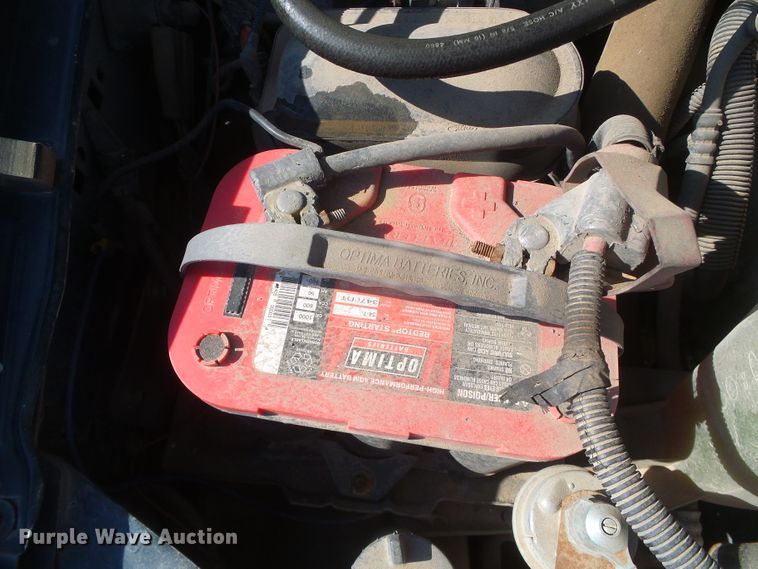 image for item DD0431 2000 Ford F250 Super Duty XLT  SuperCab flatbed pickup truck