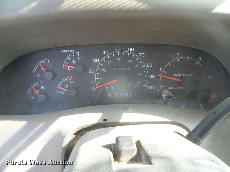 image for item DD0431 2000 Ford F250 Super Duty XLT  SuperCab flatbed pickup truck