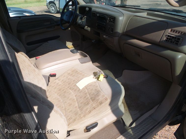 image for item DD0431 2000 Ford F250 Super Duty XLT  SuperCab flatbed pickup truck