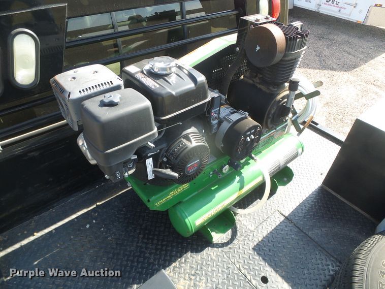 image for item DD0431 2000 Ford F250 Super Duty XLT  SuperCab flatbed pickup truck