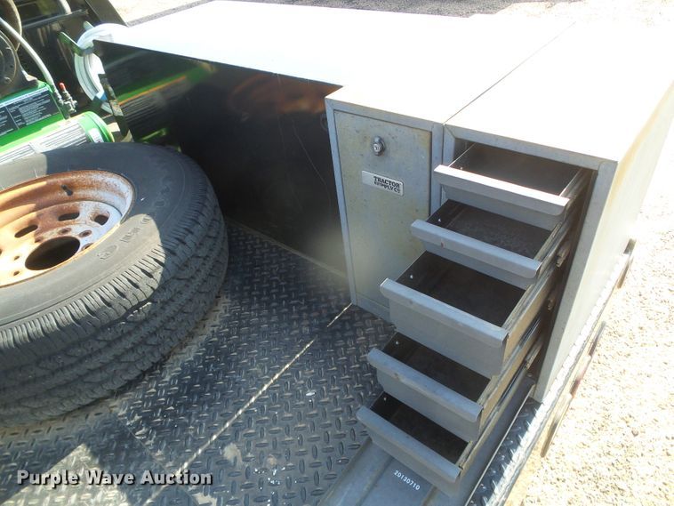 image for item DD0431 2000 Ford F250 Super Duty XLT  SuperCab flatbed pickup truck