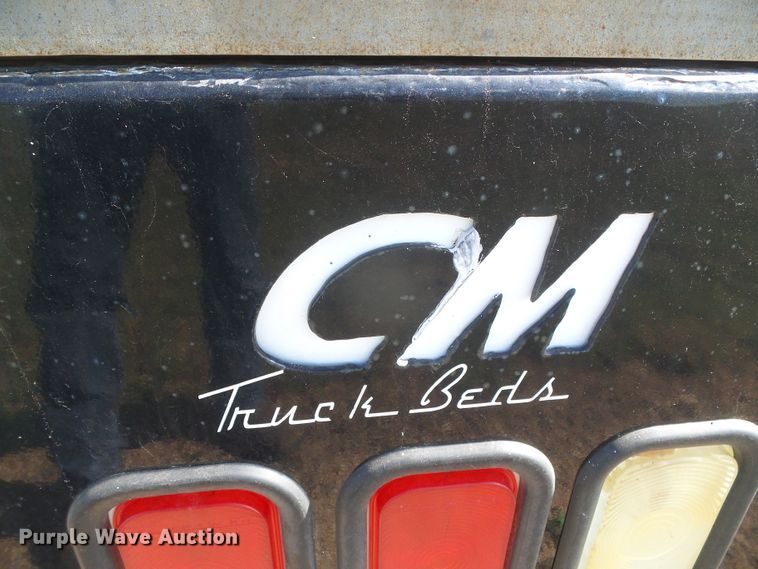 image for item DD0431 2000 Ford F250 Super Duty XLT  SuperCab flatbed pickup truck