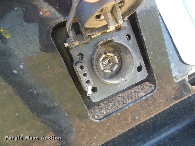 image for item DD0431 2000 Ford F250 Super Duty XLT  SuperCab flatbed pickup truck