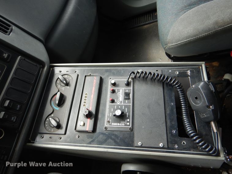 image for item DD2532 2002 International 4300  ambulance