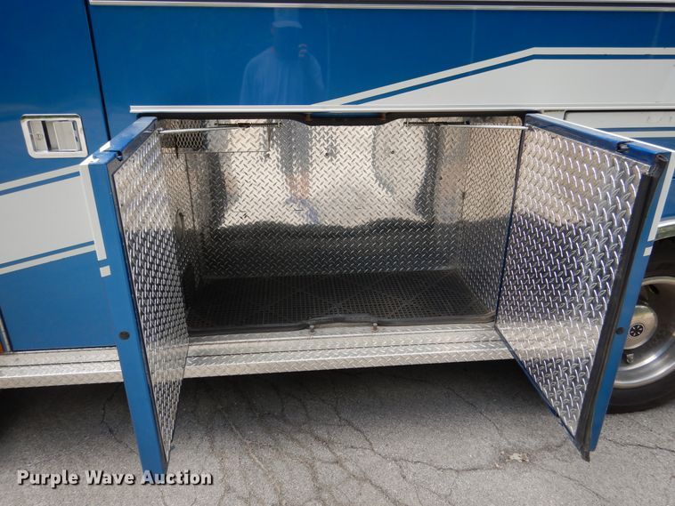 image for item DD2532 2002 International 4300  ambulance