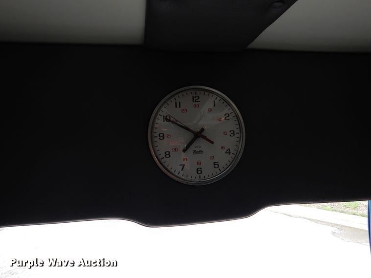 image for item DD2532 2002 International 4300  ambulance