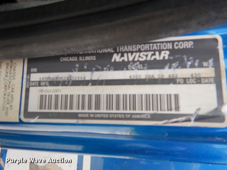 image for item DD2532 2002 International 4300  ambulance